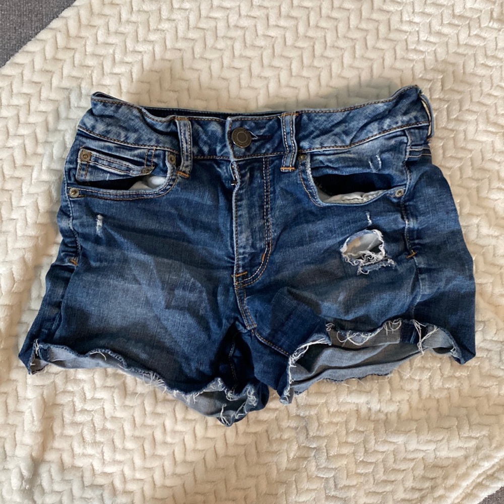 American eagle jean shorts size 4 (super stretch material)